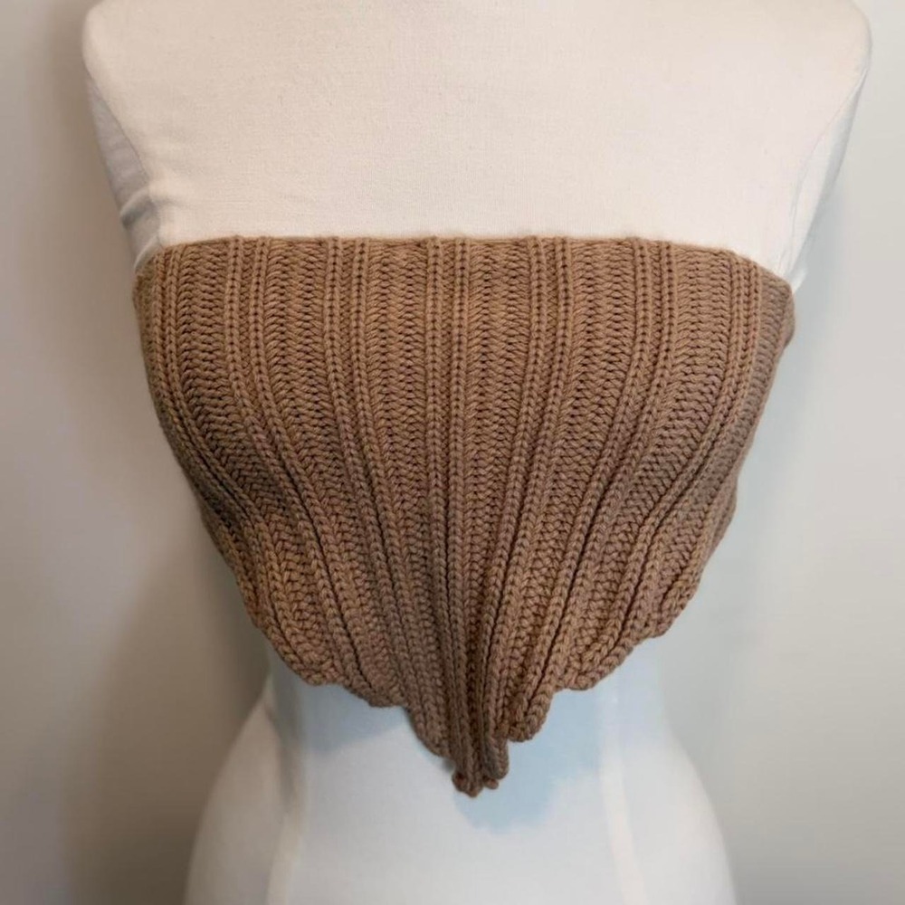 Beige Knit Strapless Corset-Style Crop Top 🤎✨